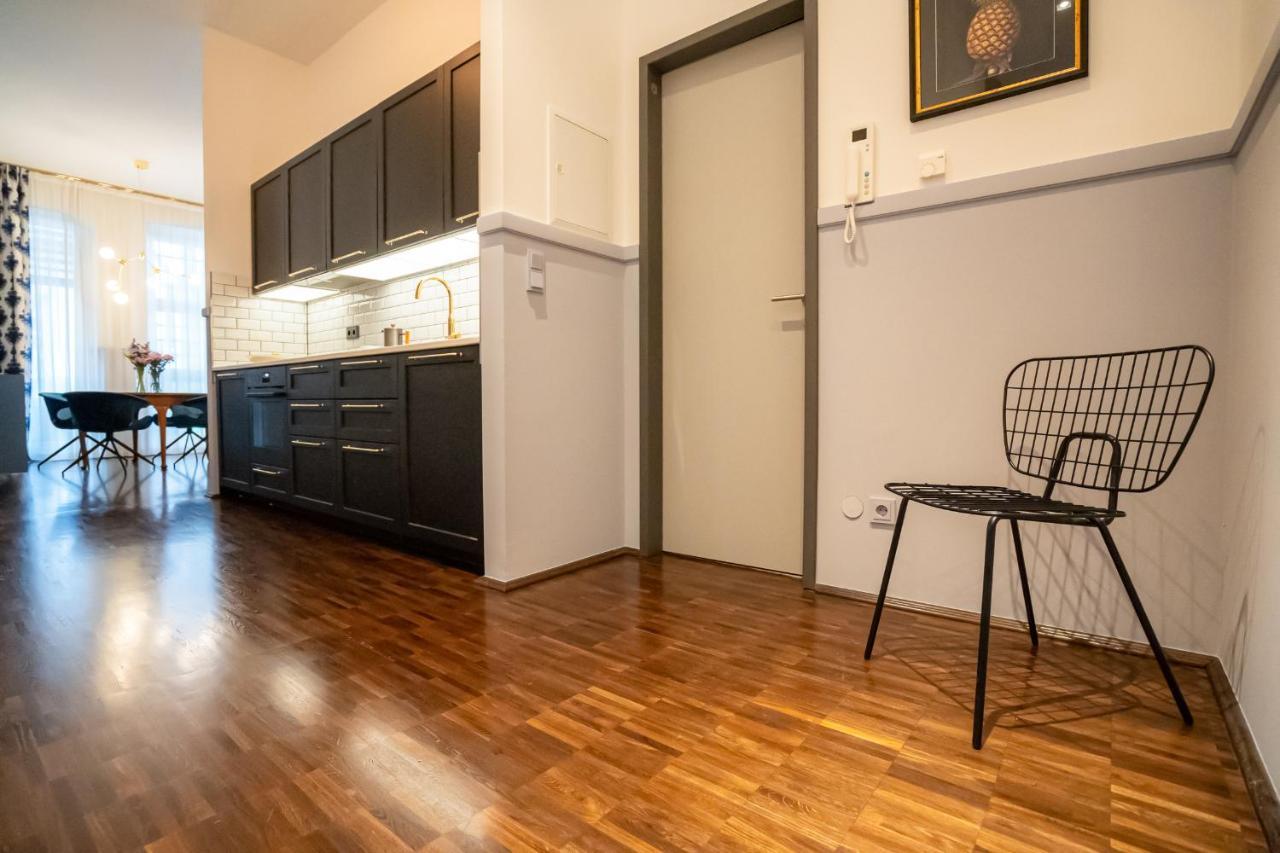 Designer Loft-Ferienwohnung Im Zentrum Mit Tiefgaragen-Parkplatz, Waschmaschine Und Privatterrasse Lipsko Exteriér fotografie